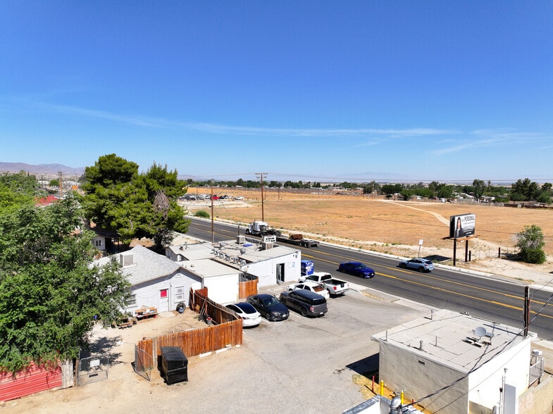 More Photos Of 8044 Pearblossom Hwy, Littlerock Storefront For Sale