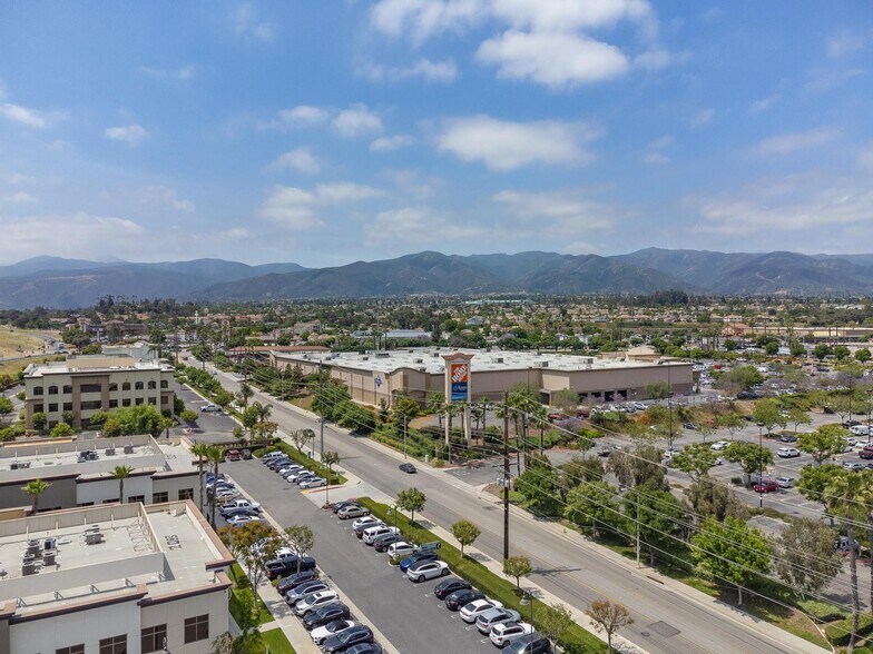 More Photos Of 2079 Compton Ave, Corona Medical For Lease