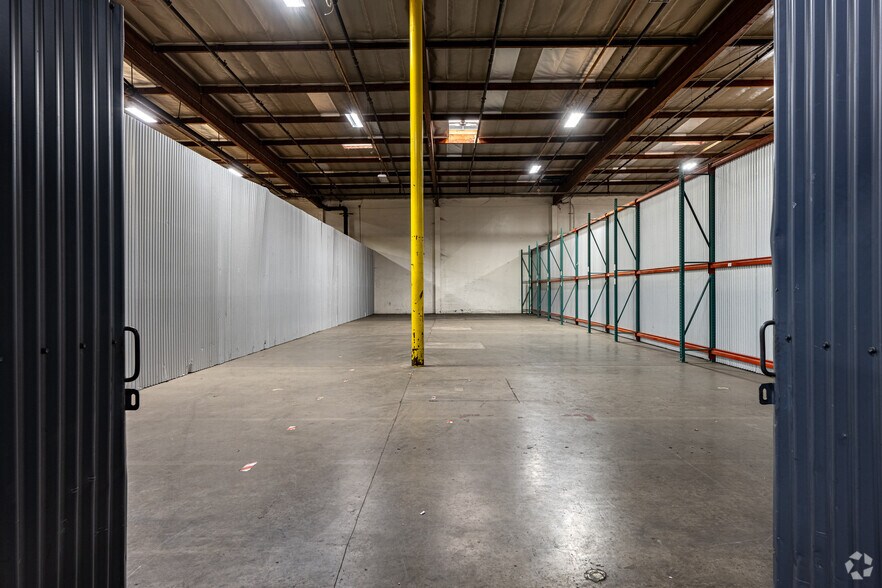 More Photos Of 5625 E Firestone Blvd, South Gate Warehouse For Lease