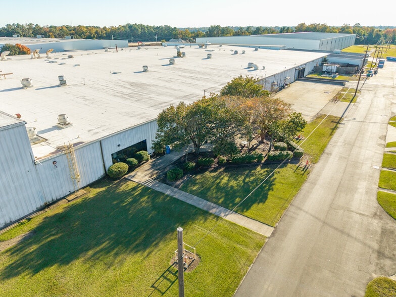 More Photos Of 4500 Leeds Ave, North Charleston Warehouse For Lease