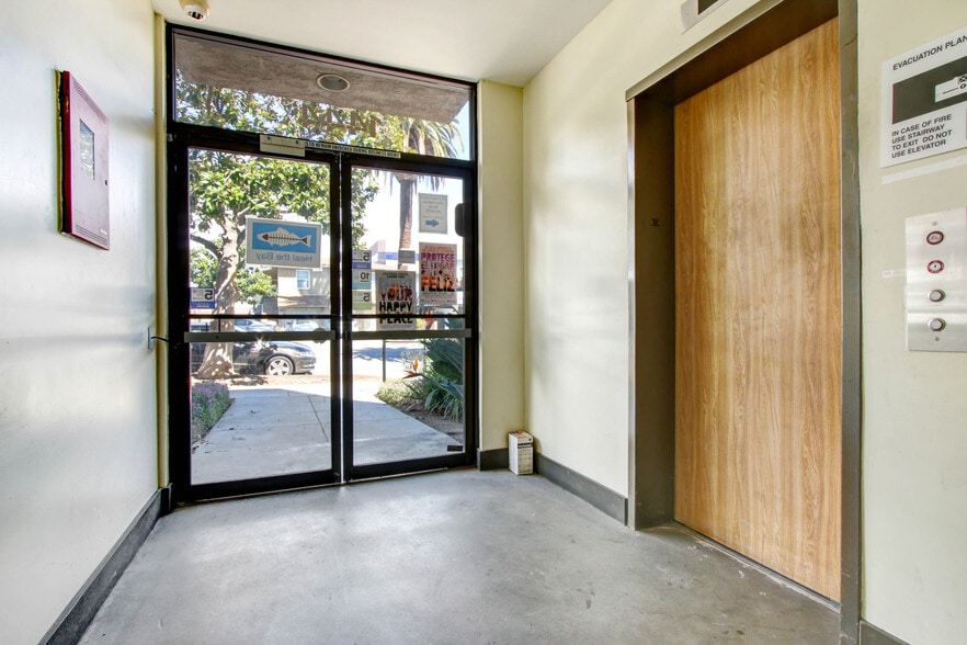 More Photos Of 1438-1444 9th St, Santa Monica Loft Creative Space For Sale