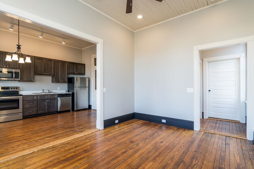 More Photos Of 201 Chatham St, Sanford Office Residential For Sale