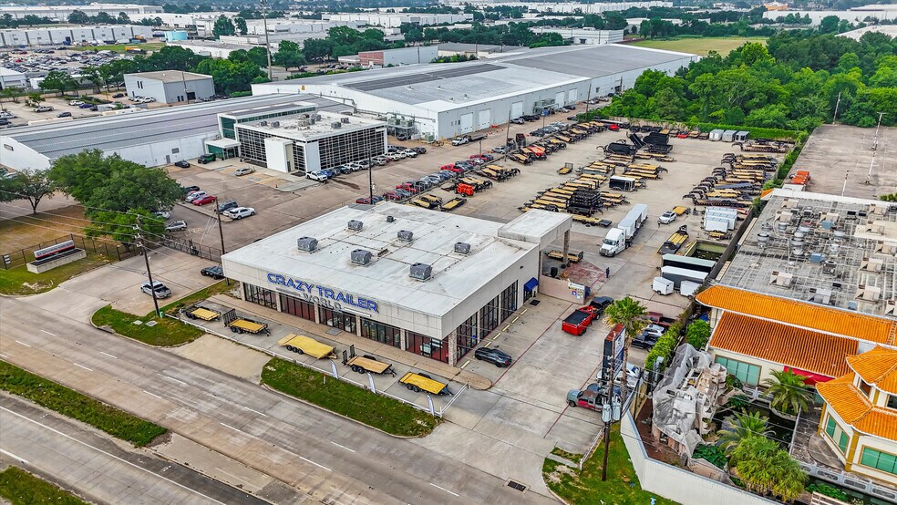 Primary Photo Of 15150 North Fwy, Houston Freestanding For Sale