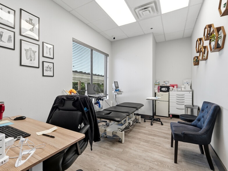 More Photos Of 6550 Naaman Forest Blvd, Garland Medical For Lease