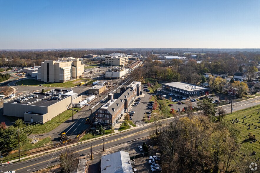 More Photos Of 120 Georges Rd, New Brunswick Apartments For Sale