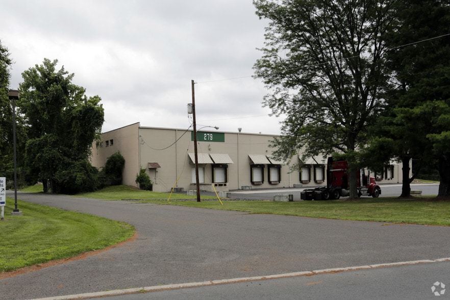 More Photos Of 279 Canal Rd, Fairless Hills Warehouse For Lease