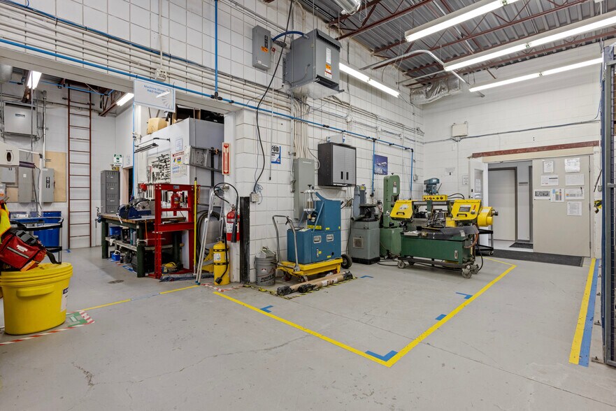 More Photos Of 1011 Polytek St, Ottawa Flex For Sale