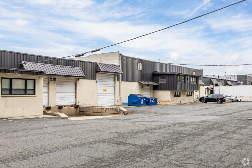 More Photos Of 1001 Roosevelt Ave, Carteret Warehouse For Lease
