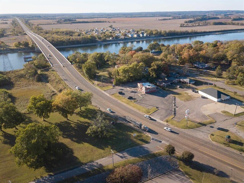 Primary Photo Of 190 Bridge Ave, Savannah Restaurant For Sale