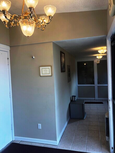 More Photos Of 9718 Dixie Hwy, Louisville Freestanding For Sale