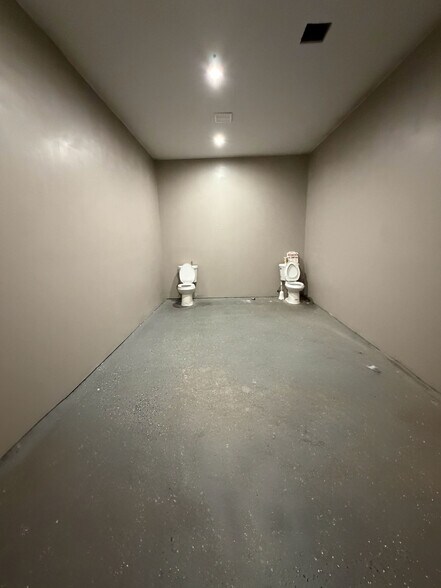 More Photos Of 231-02 Merrick Blvd, Springfield Gardens General Retail For Lease