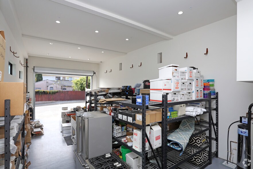 More Photos Of 2079 Garnet Ave, San Diego Office For Sale