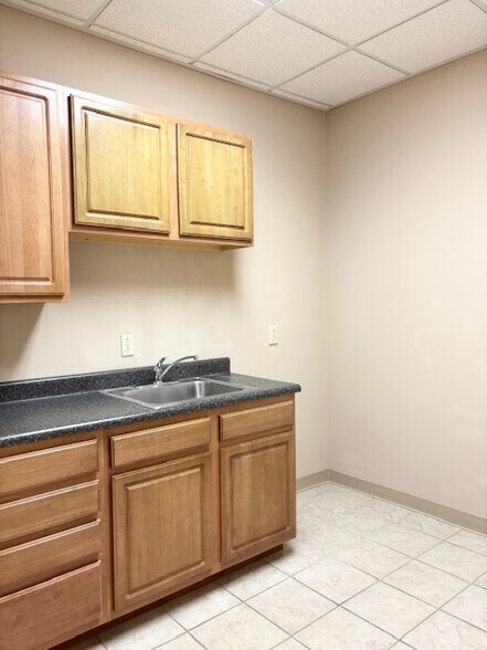 More Photos Of 7453 Irmo Dr, Columbia Office For Sale