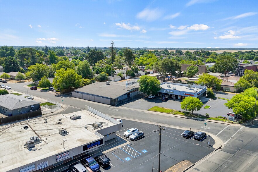 More Photos Of 5303 Freeport Blvd, Sacramento Storefront For Lease