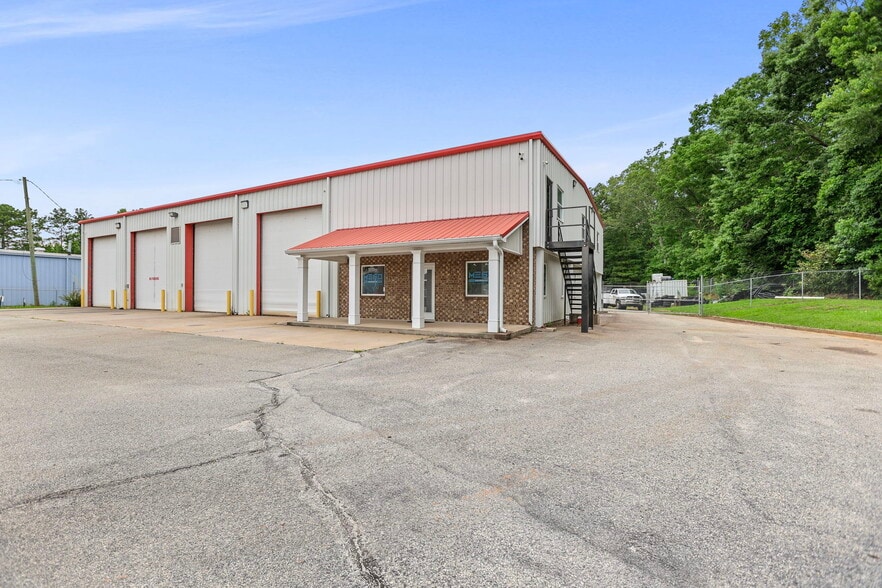 More Photos Of 477 Corinth Rd, Newnan Warehouse For Lease