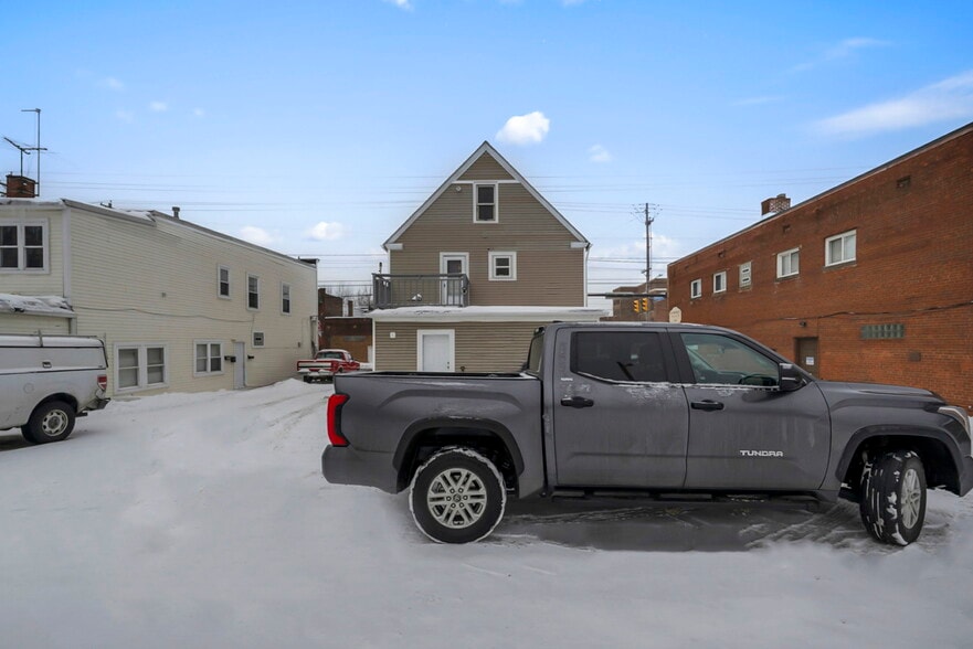 More Photos Of 4435 State Rd, Cleveland Storefront Retail Residential For Sale