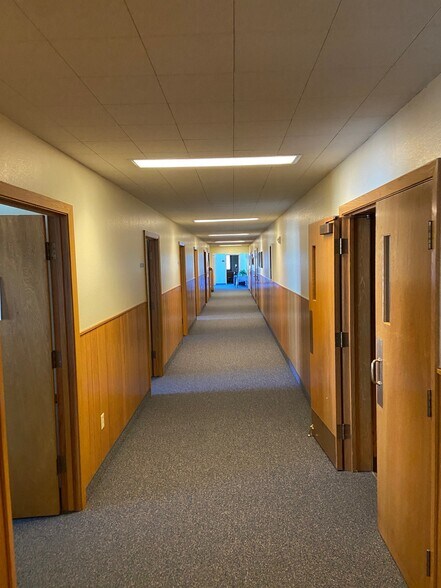 More Photos Of 1533 Market St, Springfield Specialty For Sale