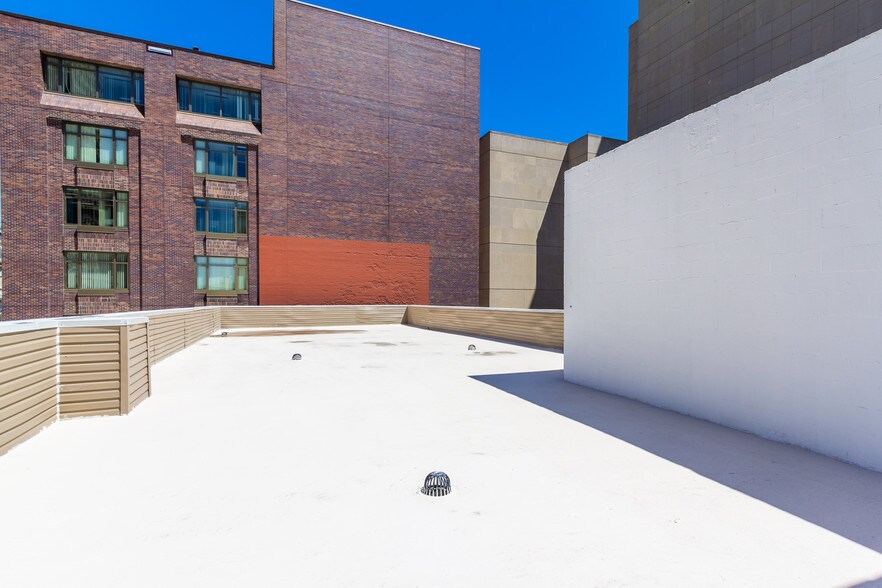 More Photos Of 404 E Baltimore St, Baltimore Storefront Retail Office For Lease