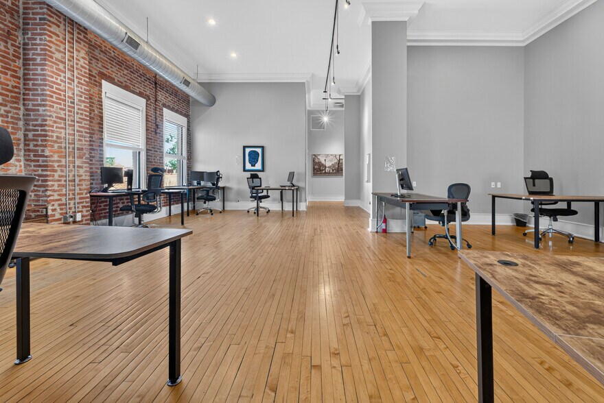 More Photos Of 387-399 N Euclid Ave, Saint Louis Office For Lease