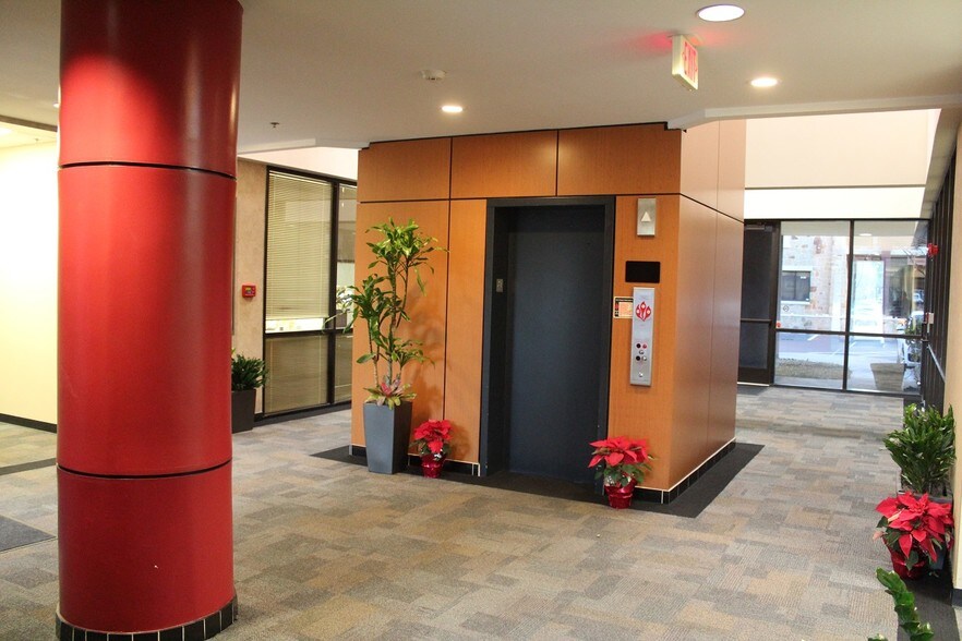 More Photos Of 11675 Jollyville Rd, Austin Office For Sale