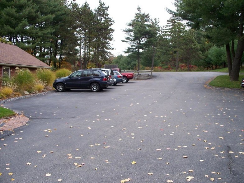 More Photos Of 42 Davis Rd, Acton Office For Lease