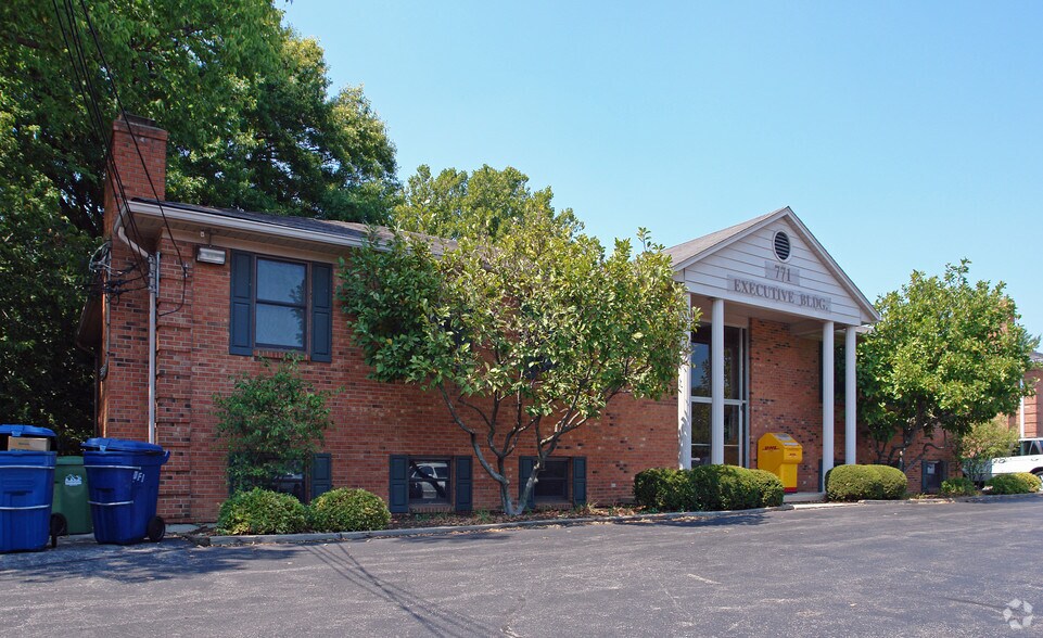 Primary Photo Of 771 Neeb Rd, Cincinnati Medical For Lease