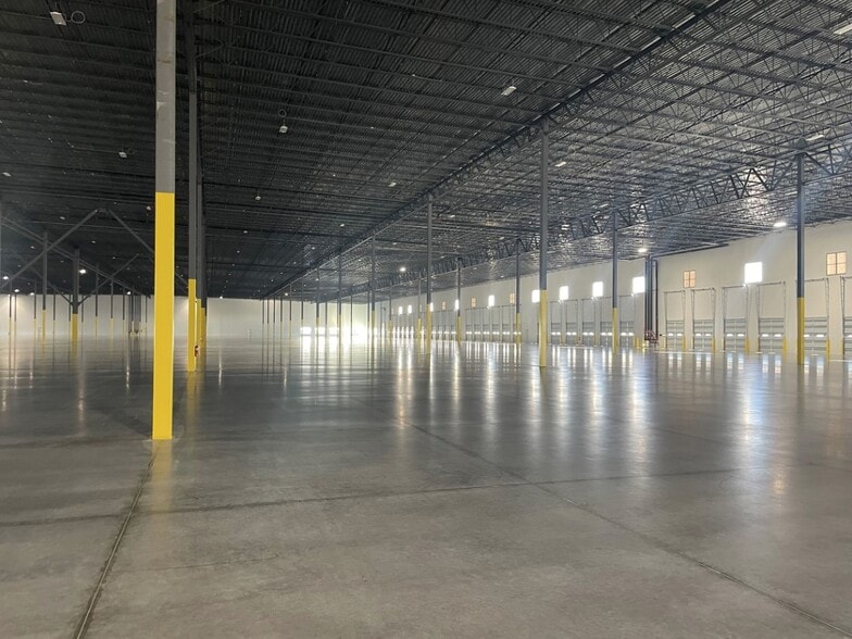 More Photos Of 14041 Journey Rd, Houston Distribution For Sale