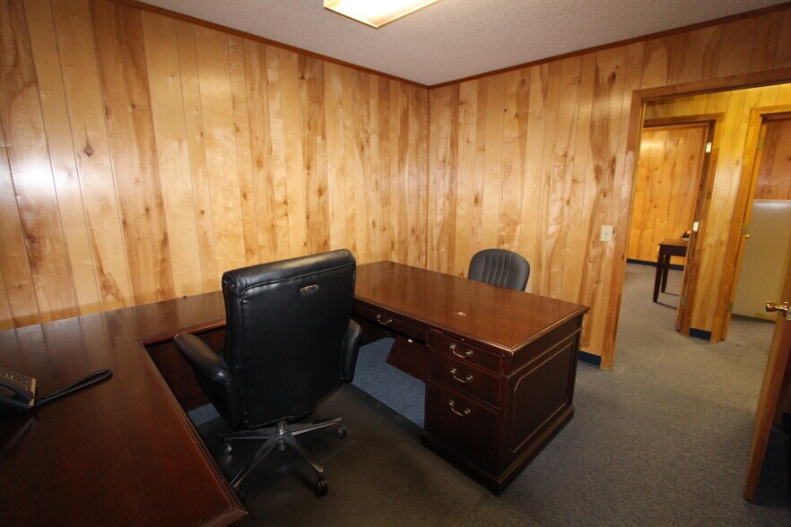 More Photos Of 4501 E Palmetto St, Florence Warehouse For Sale