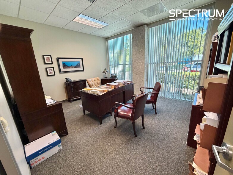 More Photos Of 27951 Smyth Dr, Valencia Office For Sale