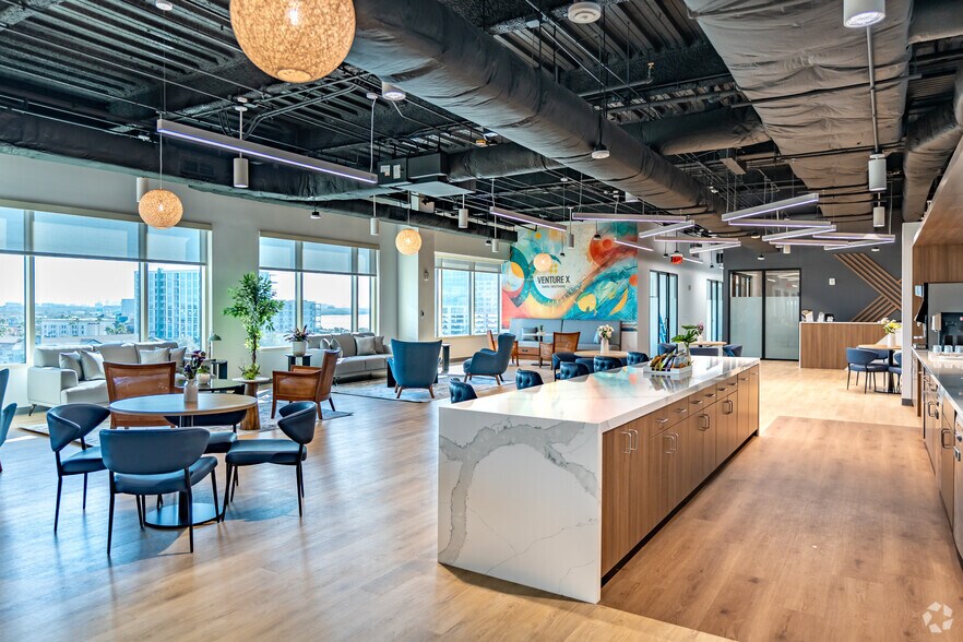More Photos Of 3031 N Rocky Point Dr W, Tampa Coworking Space