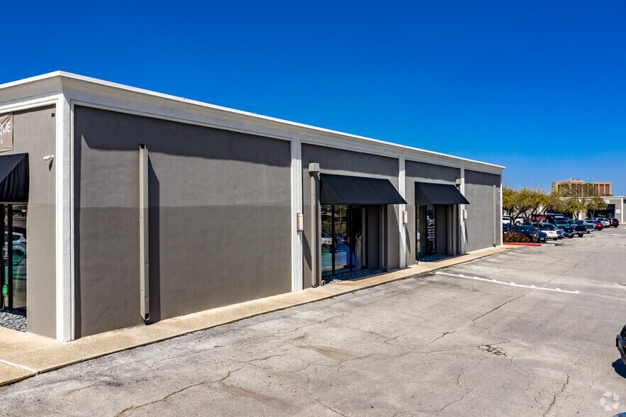 More Photos Of 3700 Fredericksburg Rd, San Antonio General Retail For Lease