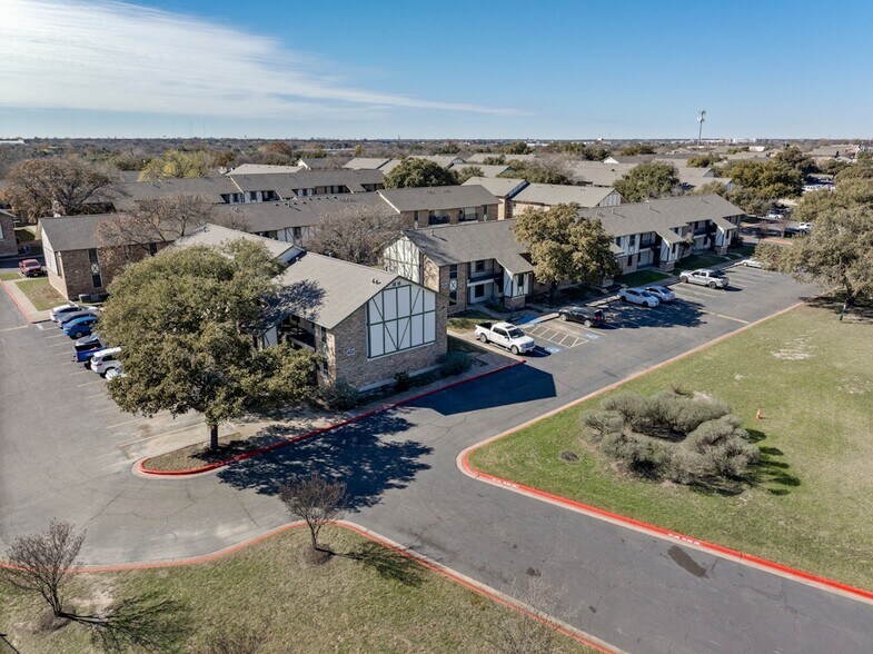 More Photos Of 1101 Rutland Dr, Austin Apartments For Sale