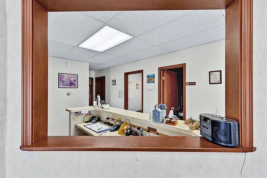 More Photos Of 7102 E Pendleton Pike, Indianapolis Office For Sale