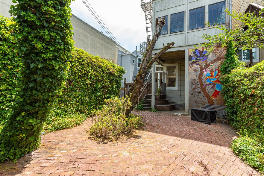 More Photos Of 3318-3320 22nd St, San Francisco Apartments For Lease