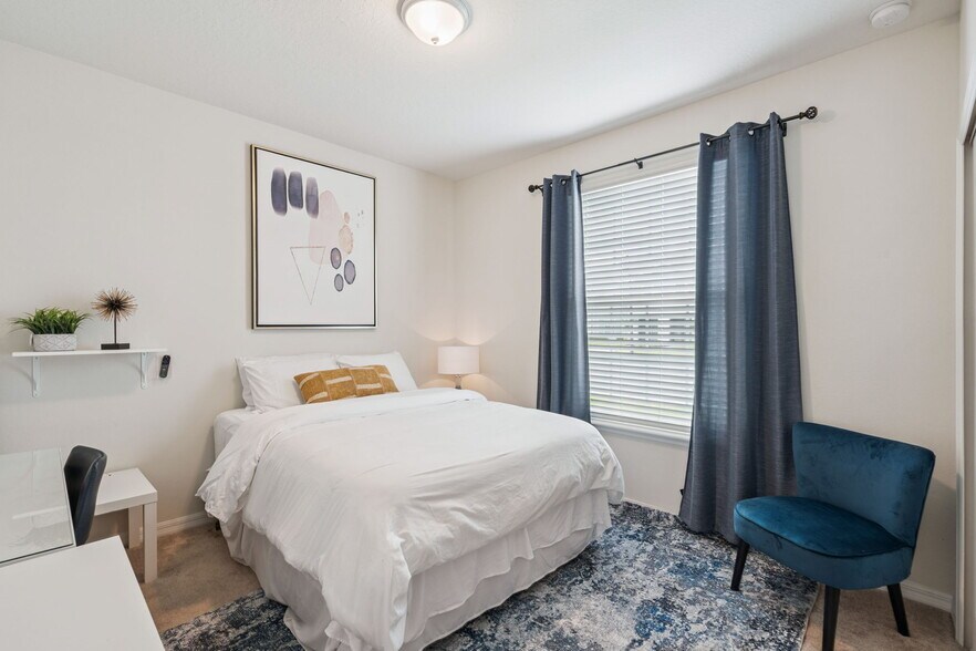 More Photos Of 921 Paradise Dr, Davenport Apartments For Sale