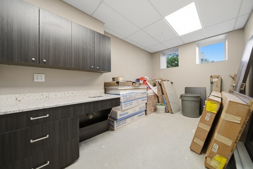 More Photos Of 11 Eldridge St, Lebanon Office For Lease