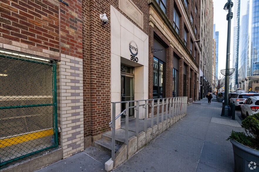 More Photos Of 350 W 31st St, New York Office For Lease