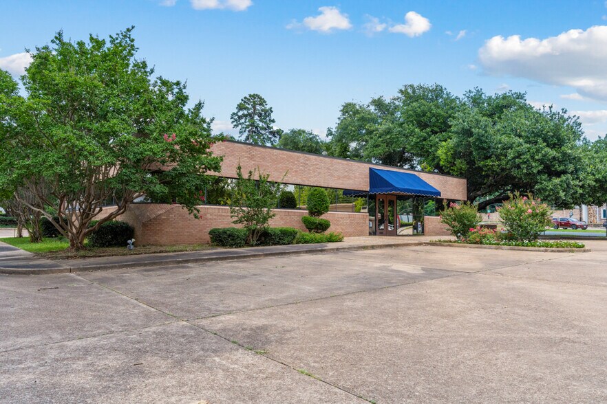 Primary Photo Of 915 Judson Rd, Longview Office Residential For Sale