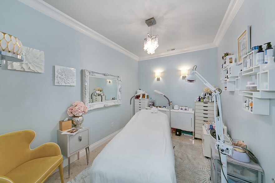 More Photos Of 407 W Galer St, Seattle Freestanding For Sale