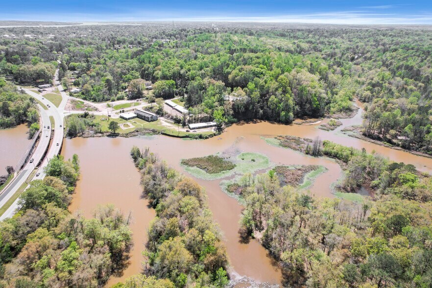 More Photos Of 1010 N Eufaula Ave, Eufaula Hotel For Sale