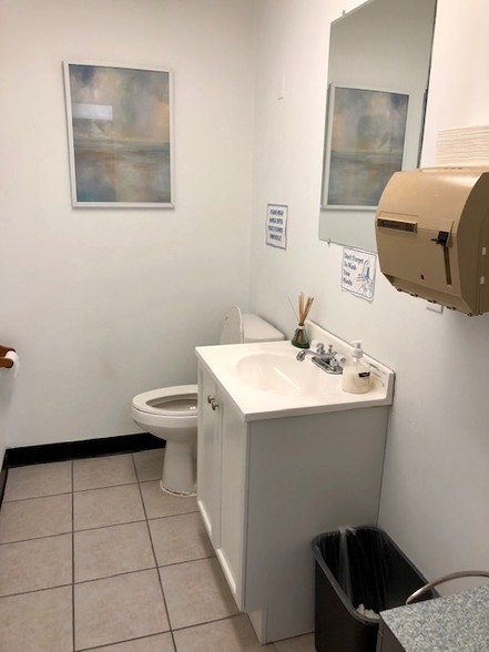 More Photos Of 1900 E Northern Pky, Baltimore Medical For Lease