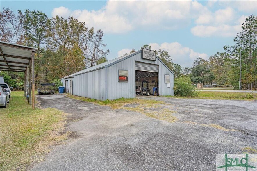 More Photos Of 895 W Highway 80, Eden General Retail For Sale