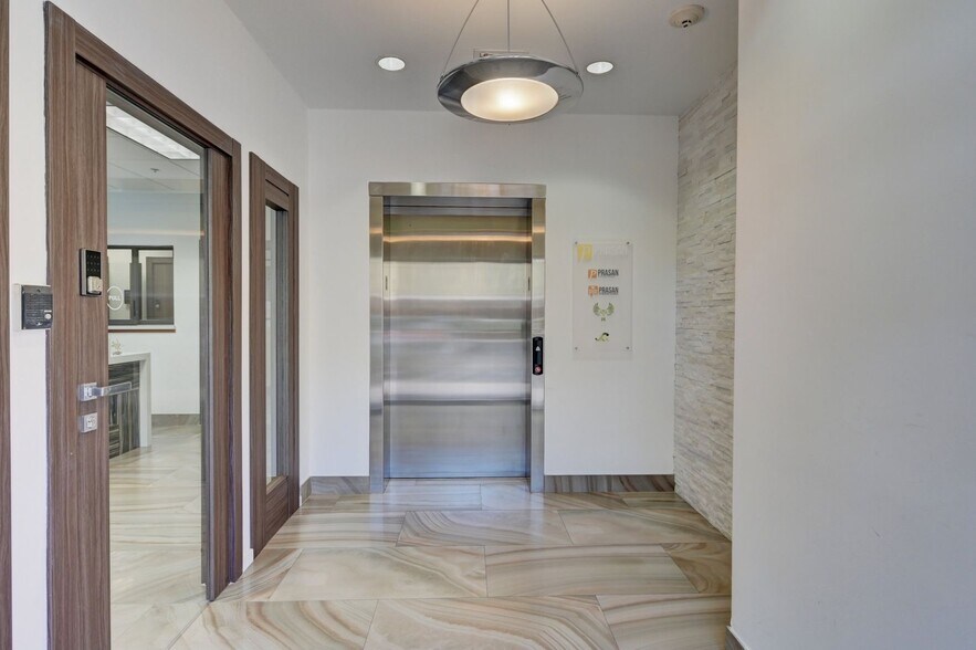 More Photos Of 2957 W Cypress Creek Rd, Fort Lauderdale Office For Sale