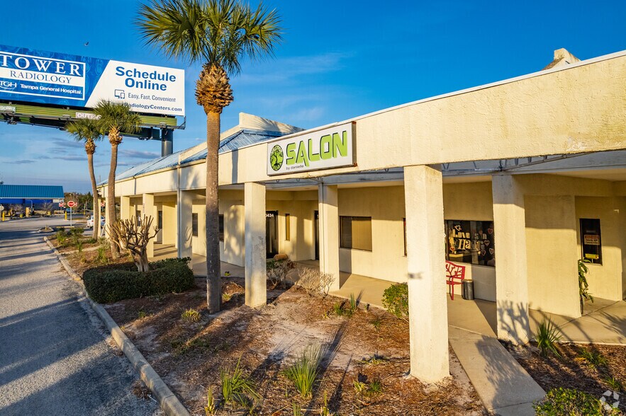 More Photos Of 10414-10440 US Highway 19 N, Port Richey General Retail For Lease