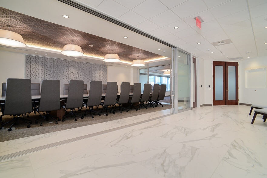 More Photos Of 500 Capitol Mall, Sacramento Office For Sale