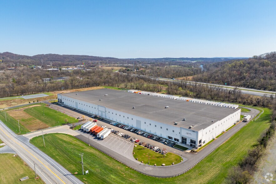 More Photos Of 140 Fulling Mill Rd, Middletown Distribution For Lease