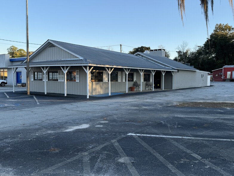 Primary Photo Of 109 Broad St, Hawkinsville Restaurant For Sale