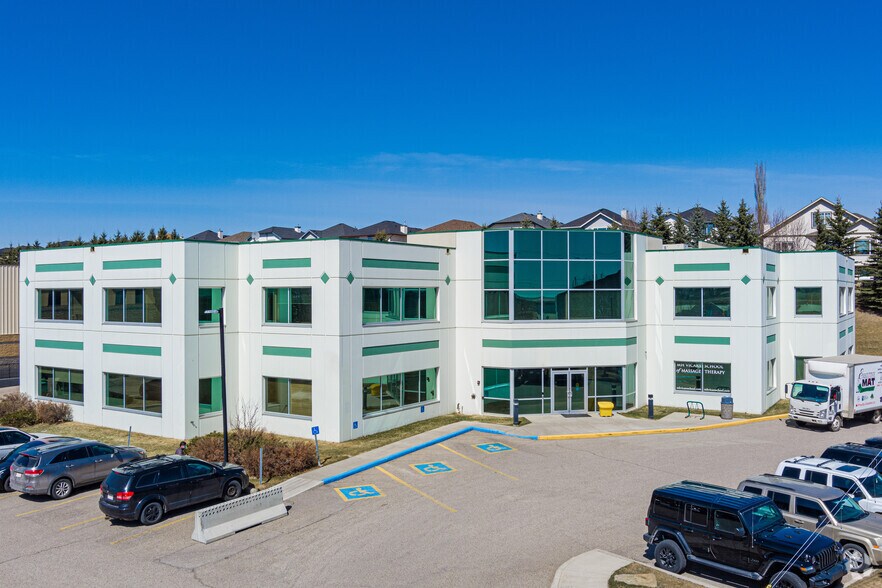 More Photos Of 200 Country Hills Land NW, Calgary Office For Sale