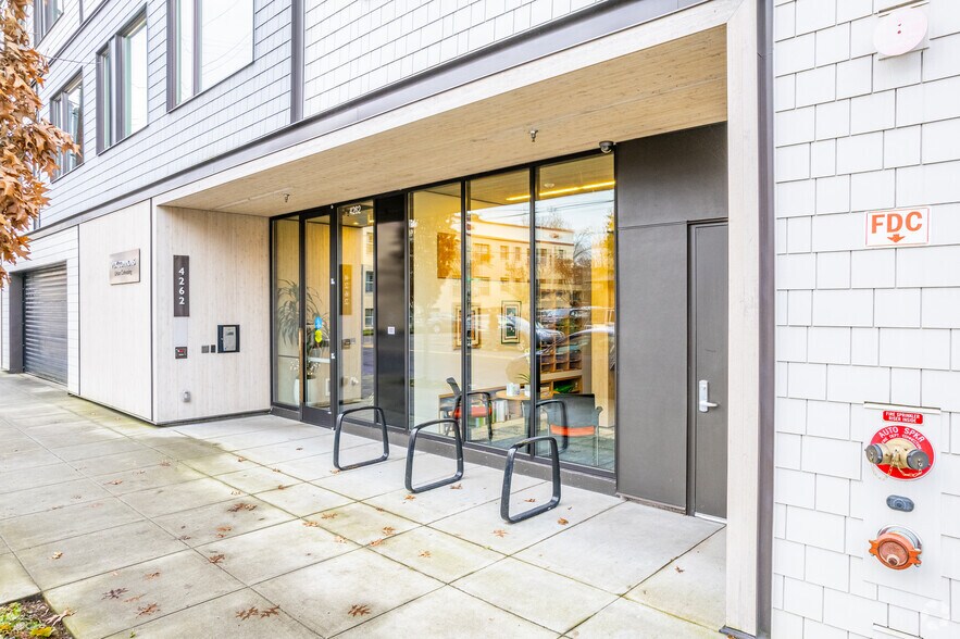 More Photos Of 4252 SE Belmont St, Portland Apartments For Lease