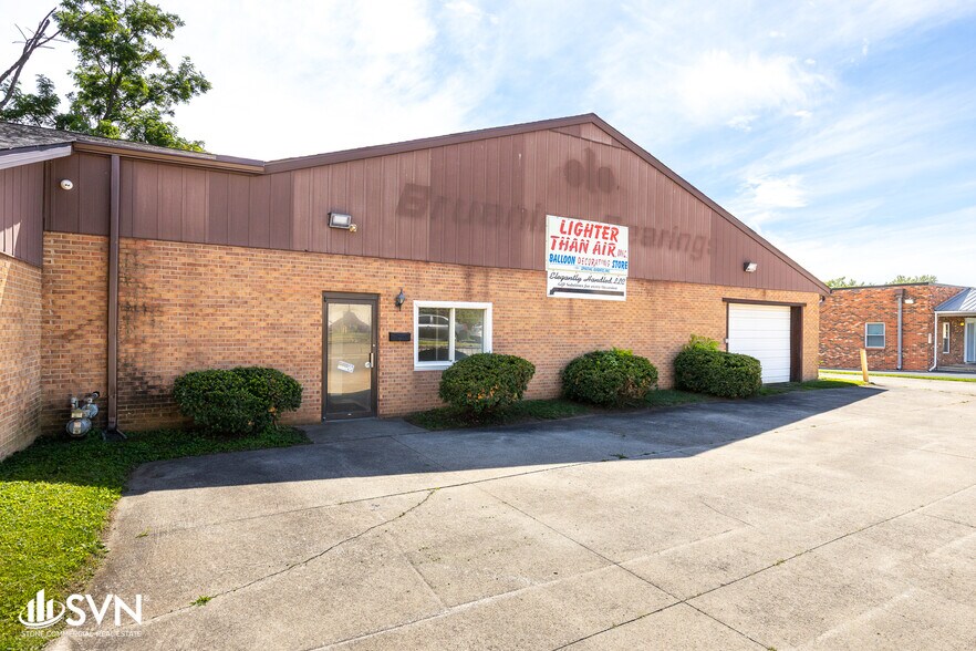 More Photos Of 881 Newtown Pike, Lexington Flex For Lease